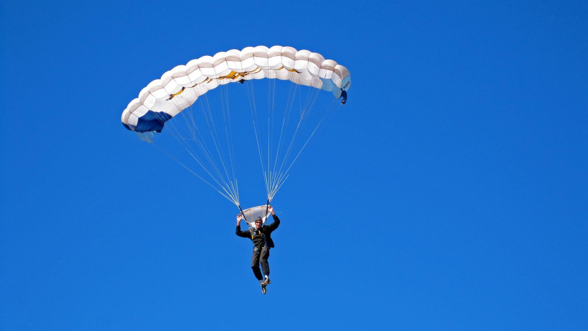 “青春领跑”青少年篮球新秀训练营在天津落地，天津青年篮球队