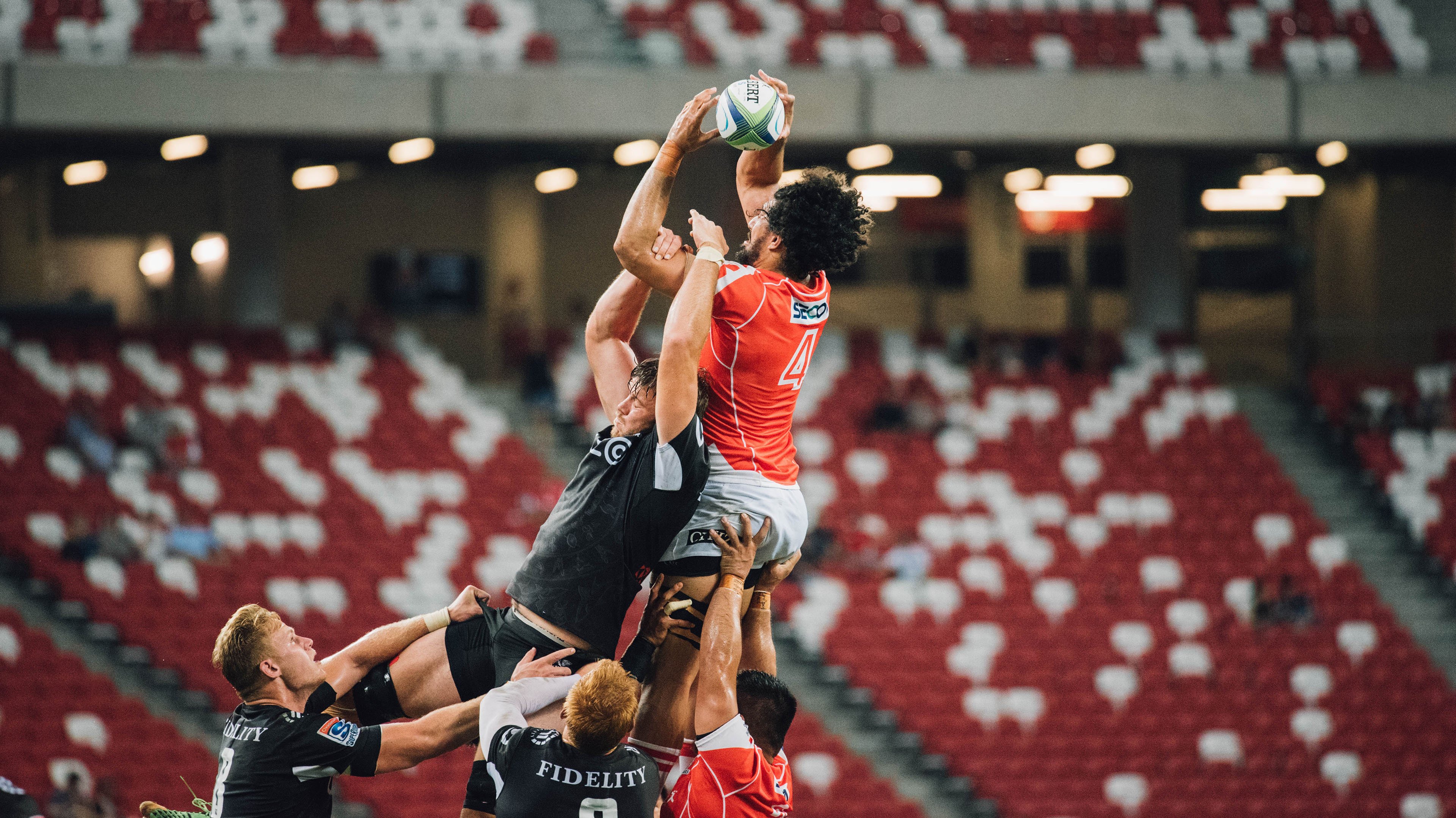 【精彩瞬间】运动员演练最炫防守牌技，防守标准动作